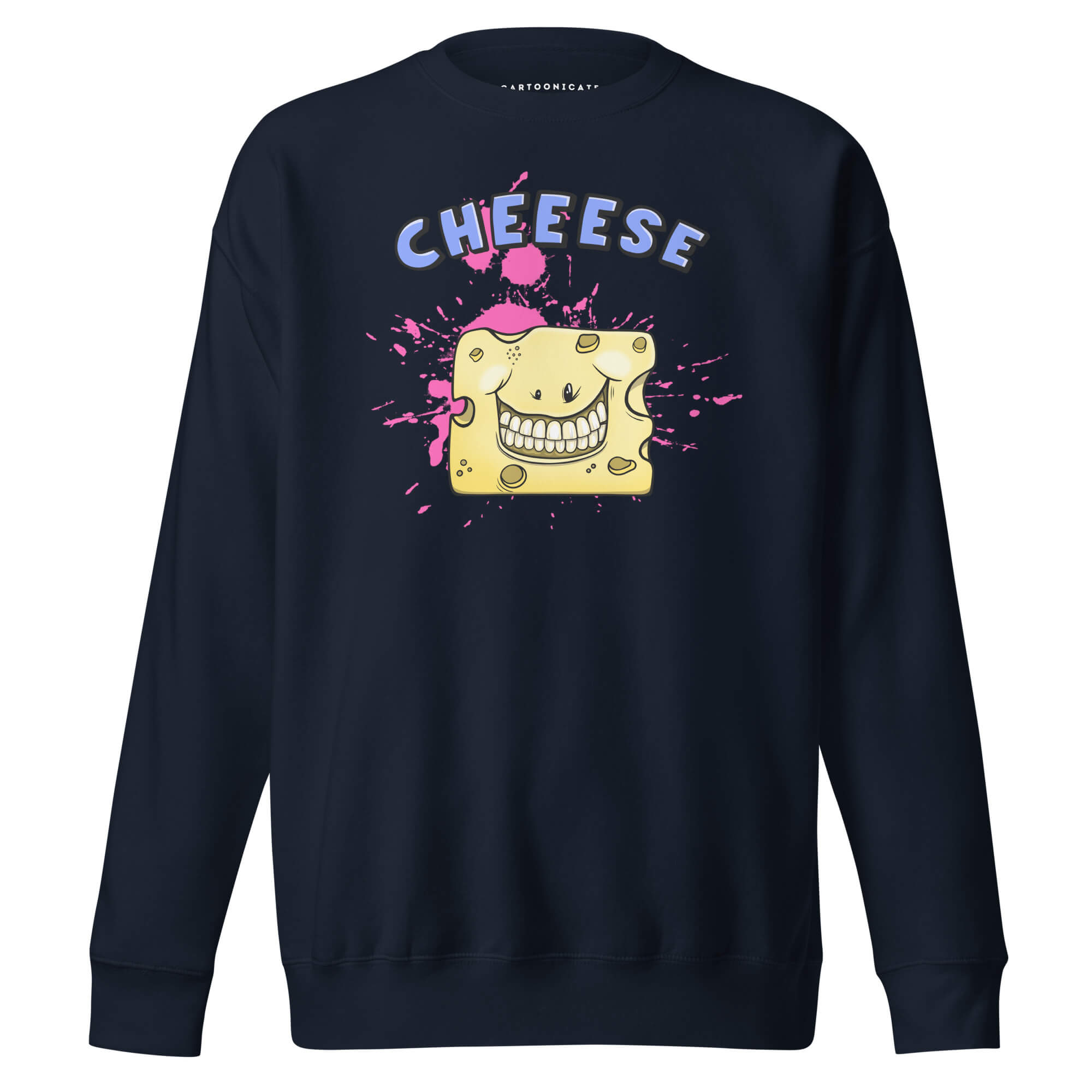 Marineblå genser med cartoon tegning av en ost, cheese