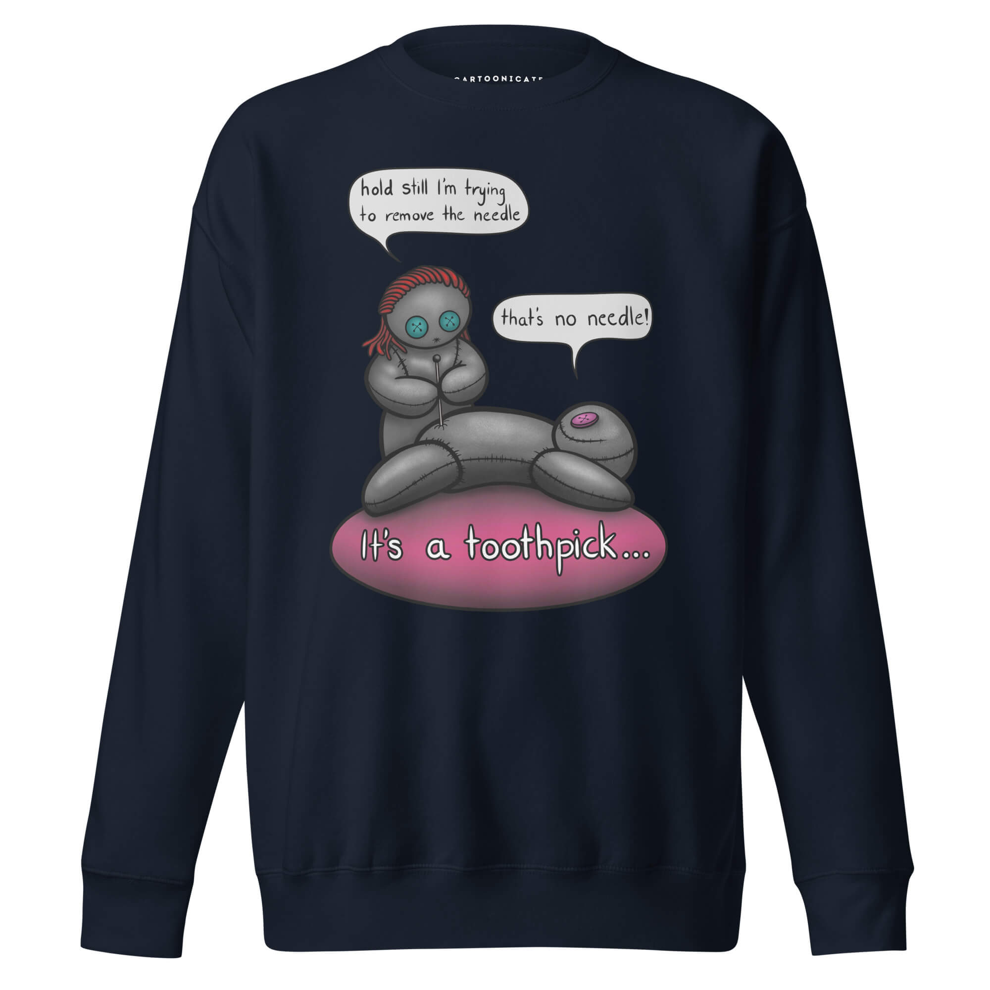 Morsom t-skjorte med voodoo doll design på marineblå genser